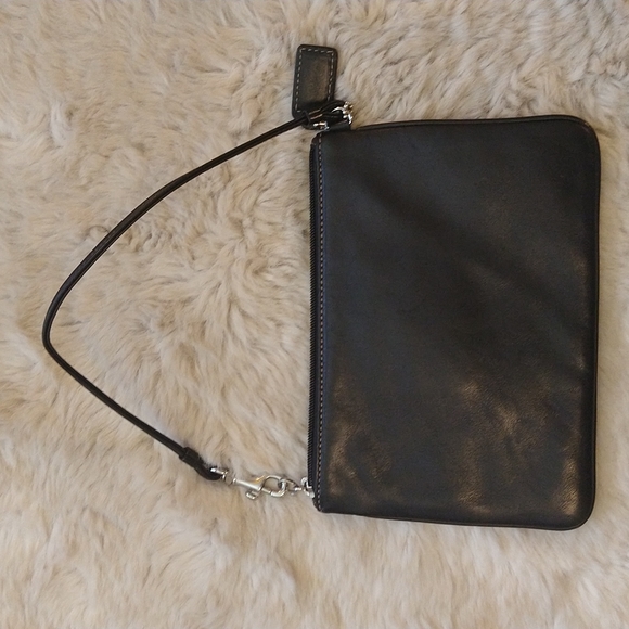 Coach wristlet. - Picture 2 of 6